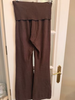Pantalones punto acampanados marrones Talla M