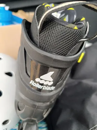 Patines en línea Rollerblade y casco