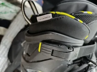 Patines en línea Rollerblade y casco