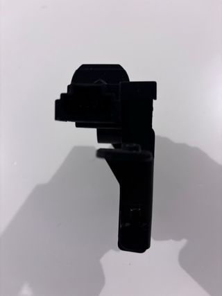 cierre maletero Nissan Micra 2007