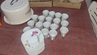Juego de tazas de porcelana con flores