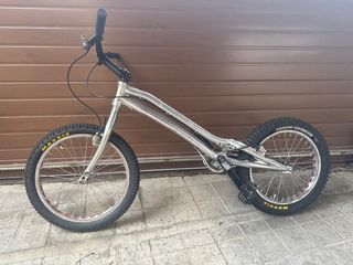Bicicleta Trial Monty