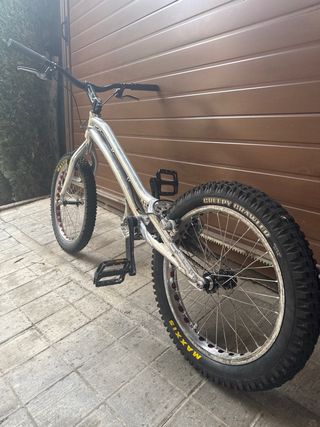 Bicicleta Trial Monty