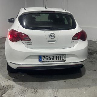 Opel Astra 2013