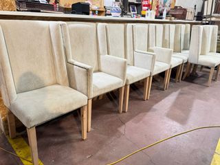 Mesa Roble + 9 Sillas Beige