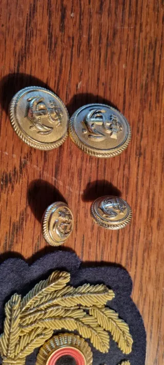 Bottoni ed emblema ufficiale Marina Tedesca. Militaria