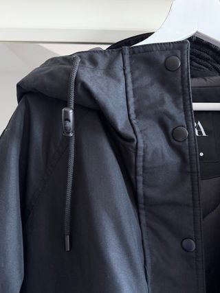 Parka Zara Negra con Capucha Talla M