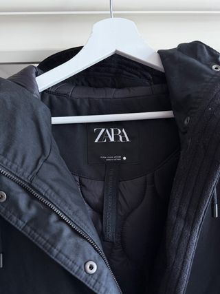 Parka Zara Negra con Capucha Talla M