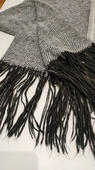 Bufanda mujer gris y negra