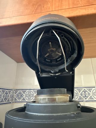 Cafetera Nespresso Vertuo Negra