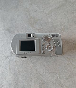 Sony Cyber-shot DSC-P52 2003 Cámara Digital