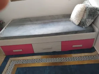 Dormitorio juvenil con cajones