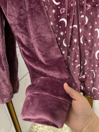 Pijama de terciopelo con lunas