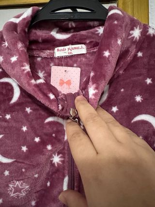 Pijama de terciopelo con lunas