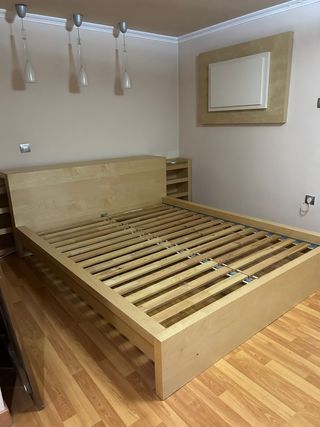 Cama de matrimonio de madera