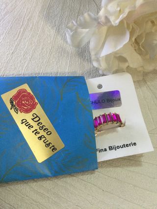 Anillo piedras fucsia San Valentin