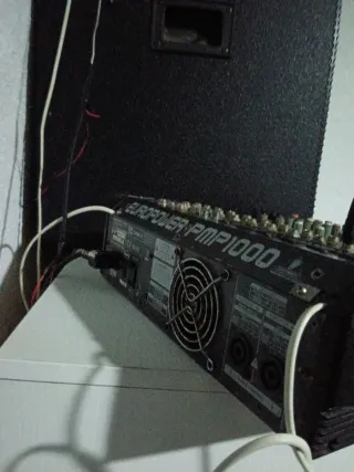 Mesa de mezclas Behringer