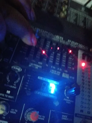 Mesa de mezclas Behringer