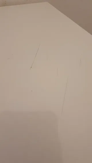 Mesa de comedor blanca de madera