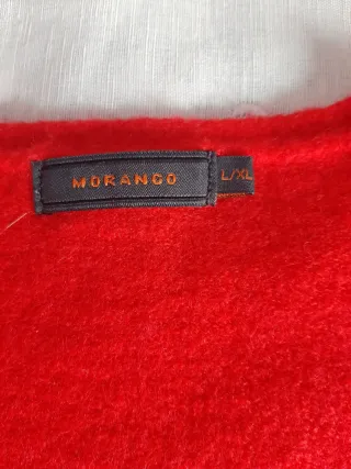 Jersey rojo cruzado cuello pico