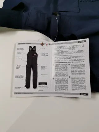 Pantalones náuticos Musto azules