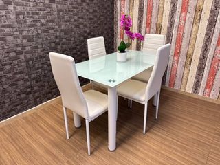 Pack Mesa Comedor + 4 Sillas Polipiel ¡Oportunidad