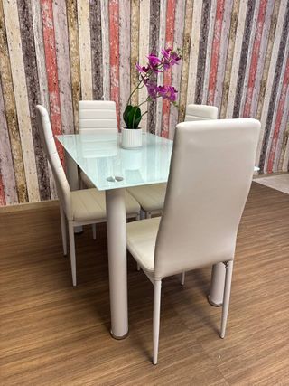 Pack Mesa Comedor + 4 Sillas Polipiel ¡Oportunidad