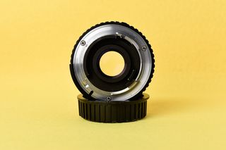 Nikon 35mm f/2.5 Serie E (Anillo Plata)