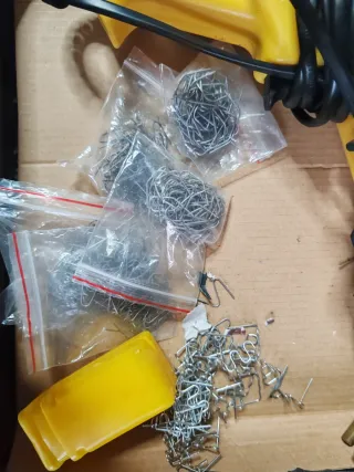 Saldatore per plastica con graffette