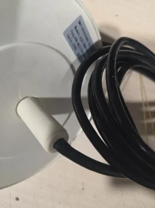 Antena de telefonía con cable