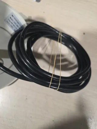 Antena de telefonía con cable