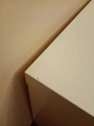 Mesa consola blanca larga con desperfectos