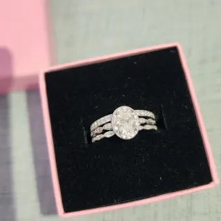 Anillo Plata Ovalado con Moissanita