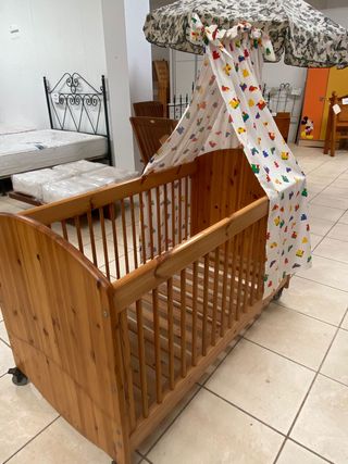 Cuna de madera de pino