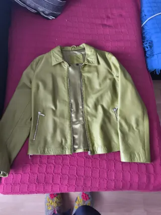 Chaqueta cuero mujer verde.