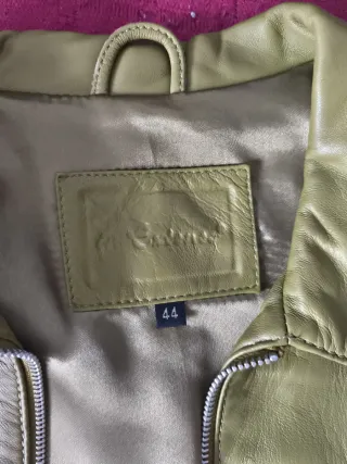 Chaqueta cuero mujer verde.