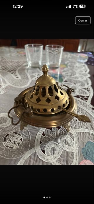 Brasero antiguo de bronce, decoración