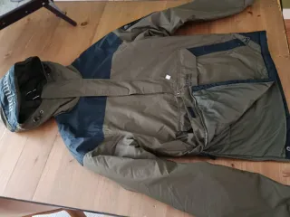 Cazadora Canguro Columbia Negra y Verde Oliva