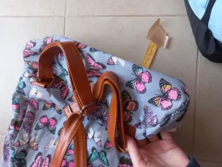 Zainetto con farfalle lilla