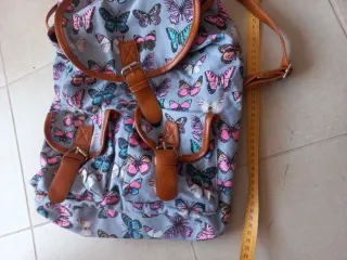 Zainetto con farfalle lilla