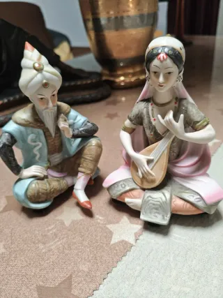 2 Figuras Cerámica Oriental
