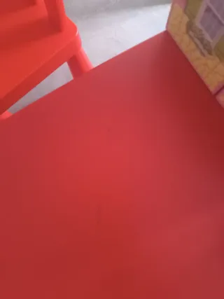 Mesa y 4 Sillas Mammut Ikea. Y mesita con cajón.