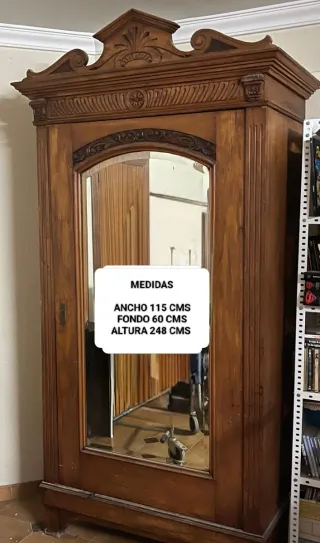 Armario antiguo madera con espejo