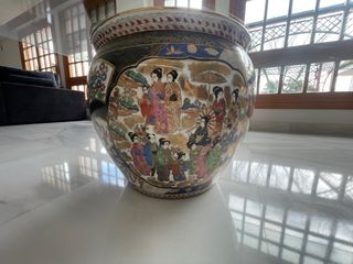 Jarrón Oriental Grande con Base y mesa centro