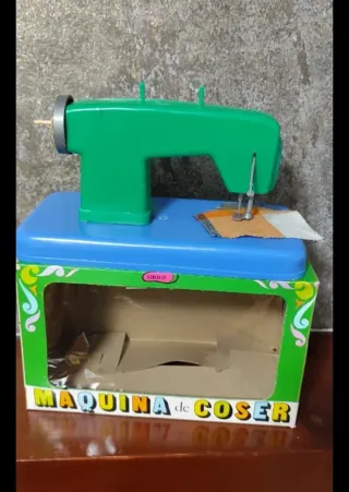 Liquidación 9 Máquinas de Coser Juguete Domenech