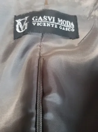 Traje de noche 3 piezas: falda, cuerpo y chal