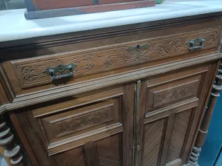 Aparador PARA RESTAURAR  con tapa de mármol