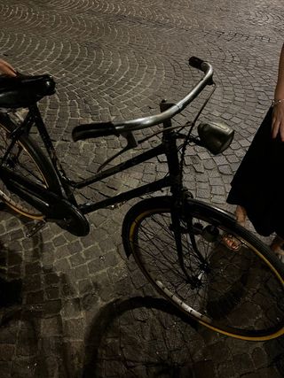Bicicletta vintage nera.