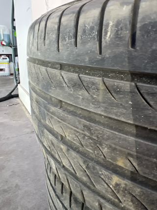 Neumático Pirelli 245/45 R19 102Y