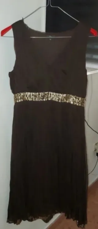 Vestido Yera marrón con detalles dorados